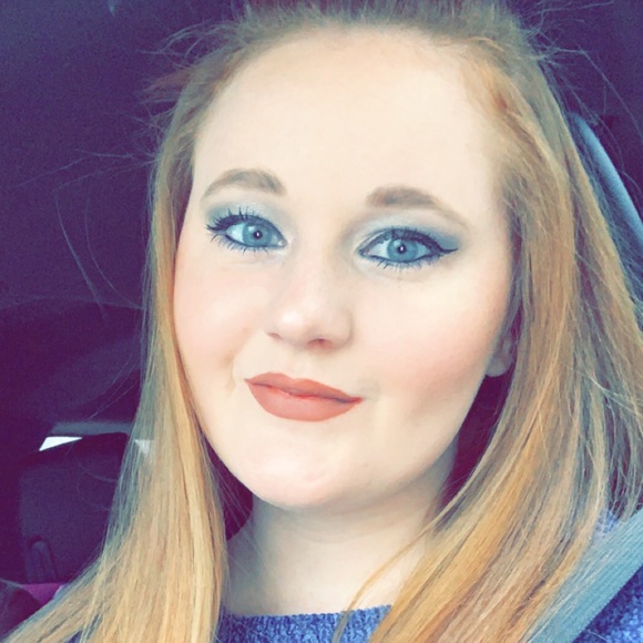 Meet your Posher, Michaela - Picture 1 of 1